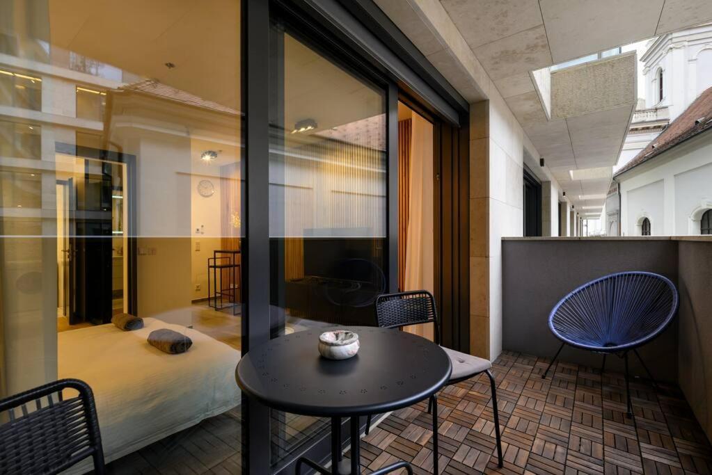2Budapest Eye-Freegym And Sauna Luxury Home Exterior foto