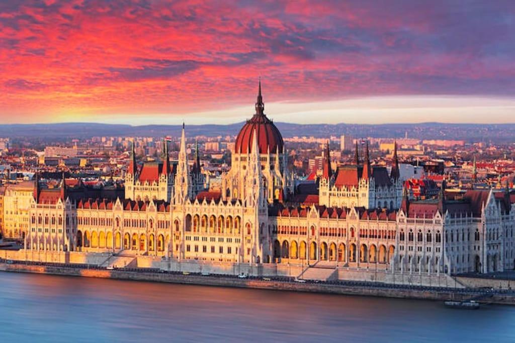 2Budapest Eye-Freegym And Sauna Luxury Home Exterior foto